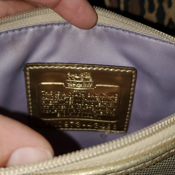 COACH crossbody bag. - Picture 3 of 3